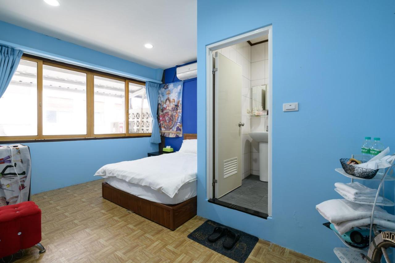 羅東夜市 小宅一生民宿 Night Market Small House Lifetime Hotel Luodong Bagian luar foto